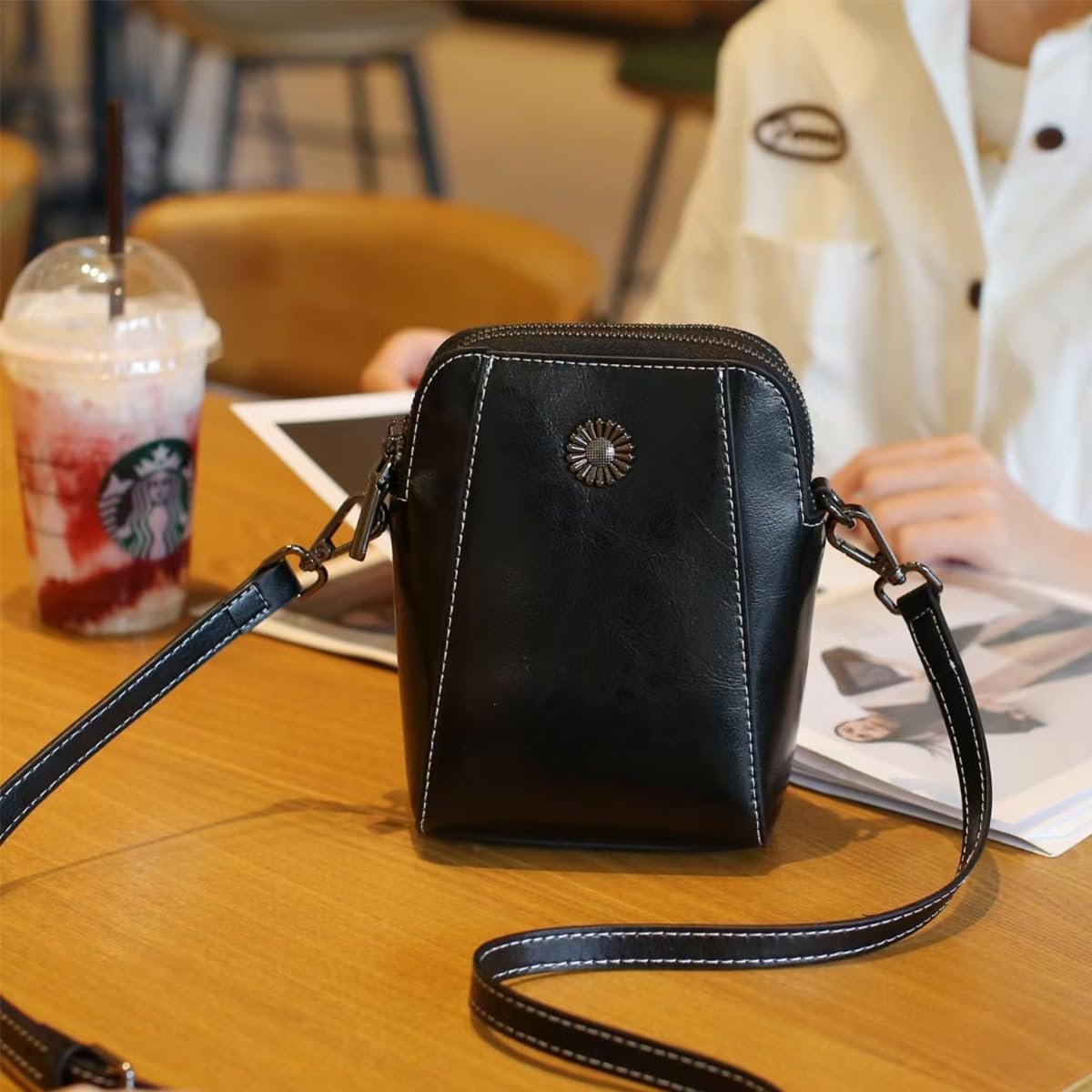 Retro All-Match Vertical Cellphone Bag,Small Leather Crossbody Purse for Women,The Happywind Purse Shouler Purse Handbag